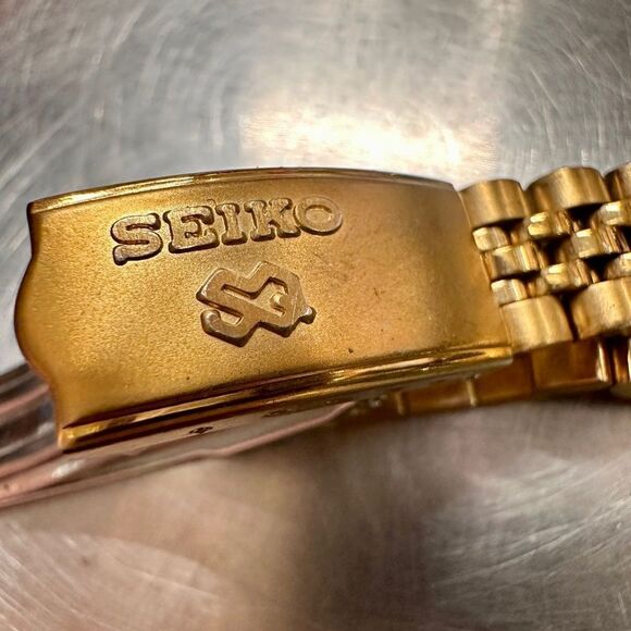 Vintage Seiko Gold-Tone Day-Date
Watch - Needs Battery - Picture 14 of 17